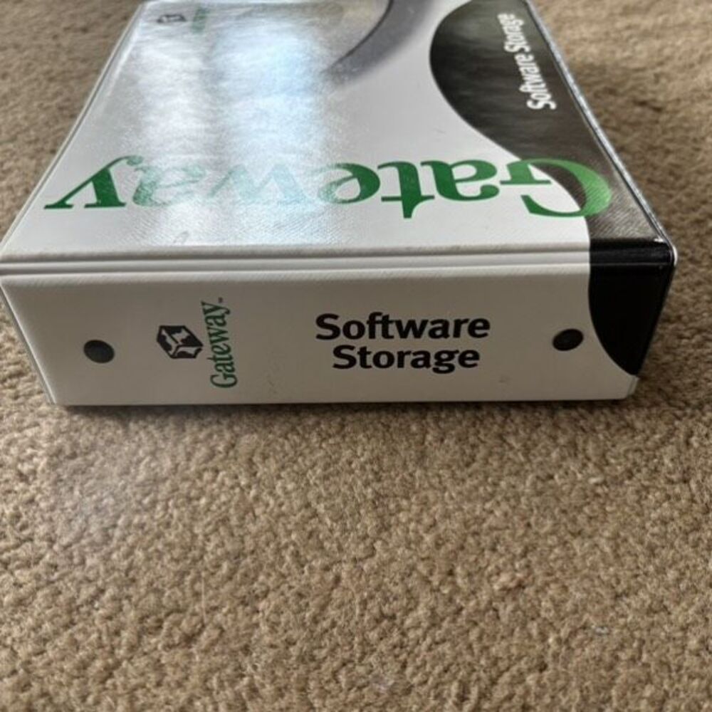 Gateway Software Storage Case With 17 Discs - Picture 2 of 13
